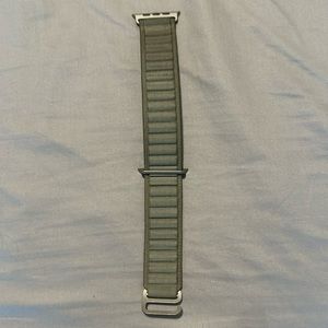 Apple Watch Ultra 2 Alpine Loop Band in Olive size Small